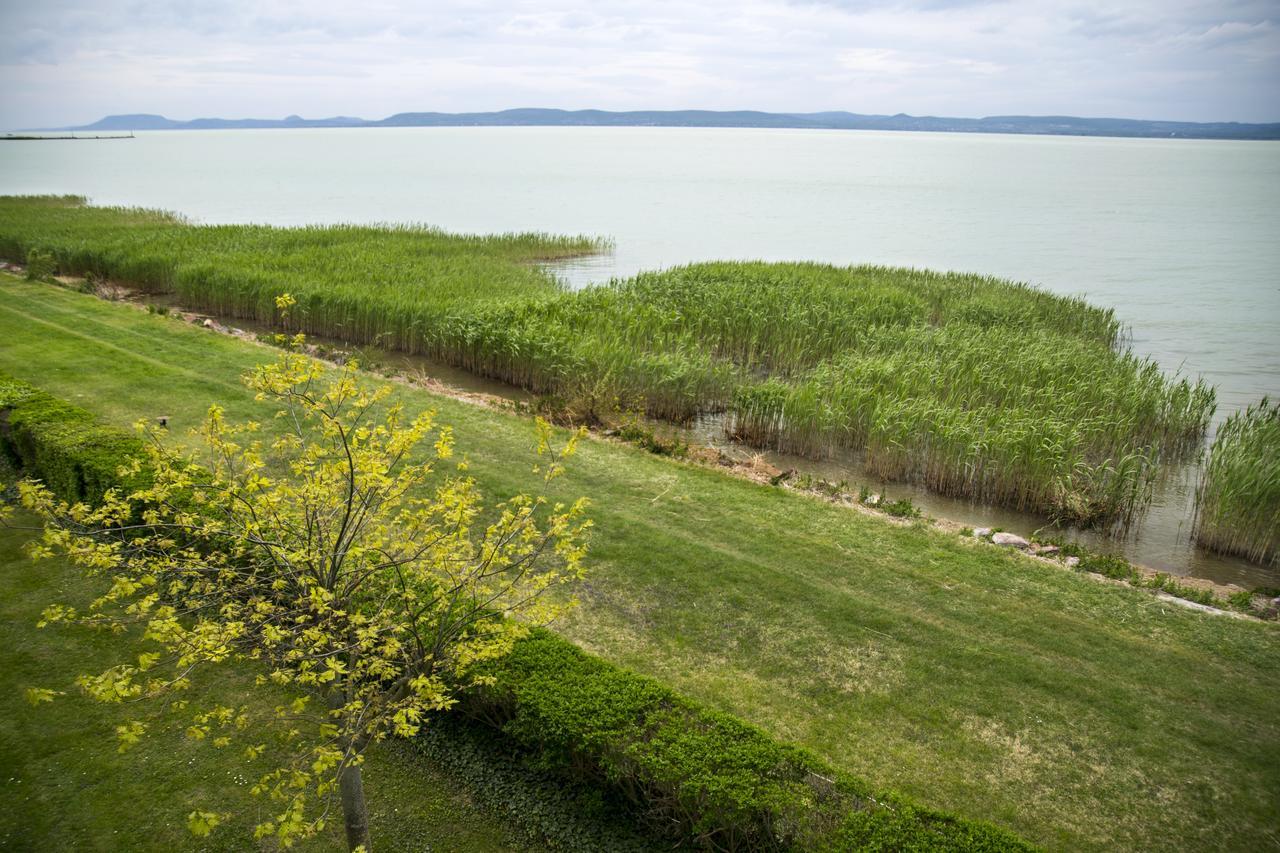 Hotel Otp Balatonszemes Exterior photo
